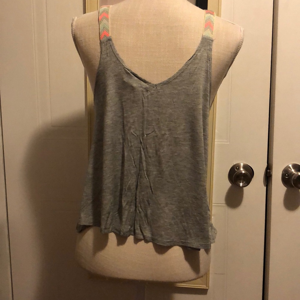 Gray tank - Picture 3 of 3